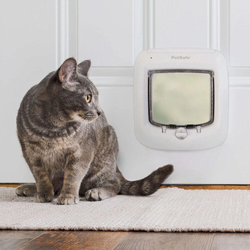 New PetSafe 4-Way Locking Microchip Entry Cat Door, White